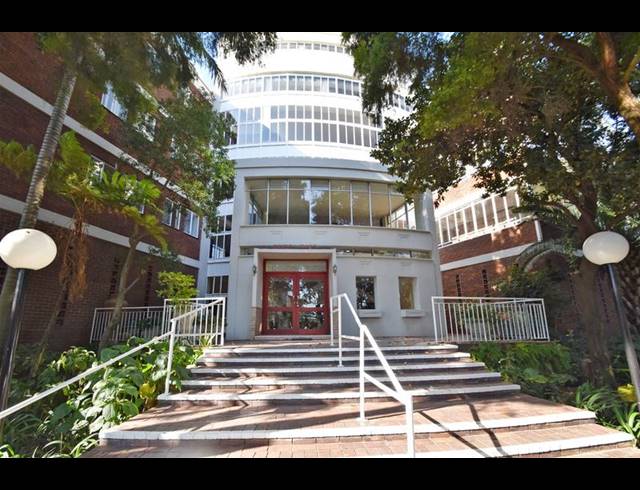 3 BEDROOM APARTMENT FOR SALE IN HYDE PARK